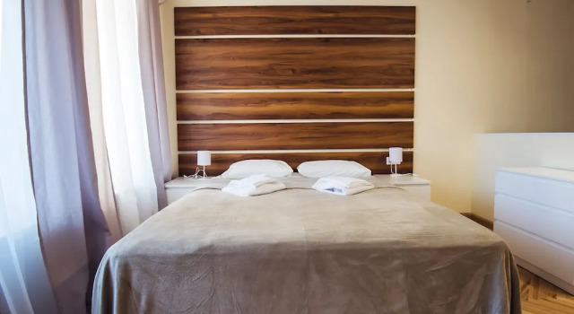 Mini-hotel French Balcony, Забронировать Отель Отели Санкт-Петербурга с парковкой, рядом с Станция метро «Сенная Площадь», Парковка