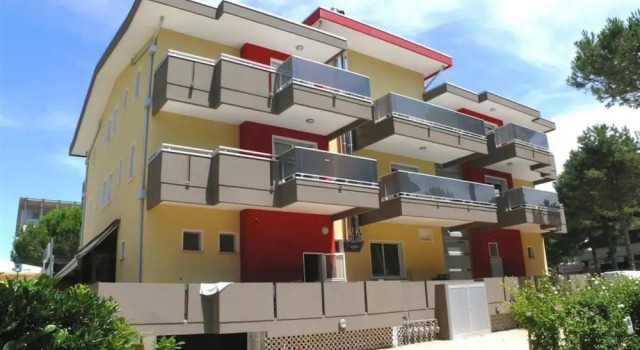 Roby A in Bibione With 1 Bedrooms and 1 Bathrooms, Prenota Appartamento Hotel a Veneto con parcheggio, Parcheggio