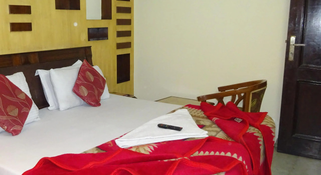 Hotel Karat 87 by OYO Rooms, Забронировать Отель Отели Нью-Дели с парковкой, Парковка