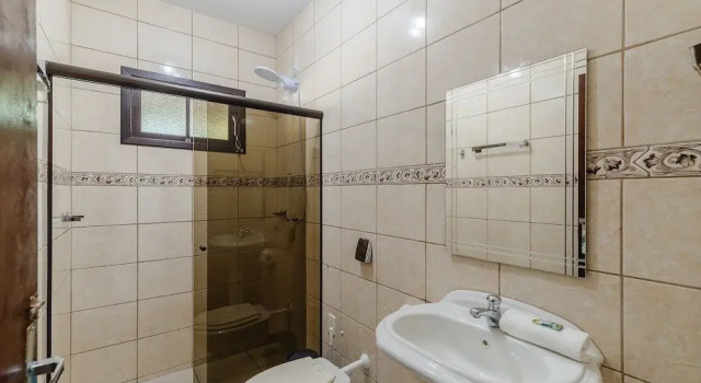 Вилла 3BR Home w/ BBQ 140m From the Beach Rae0126