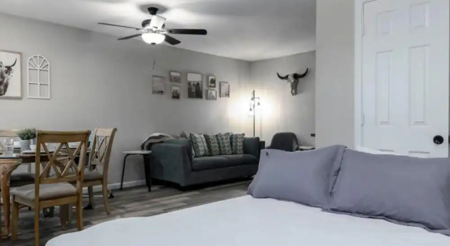 Коттедж Lux Modern Getaway AT T Stadium Views King Bed