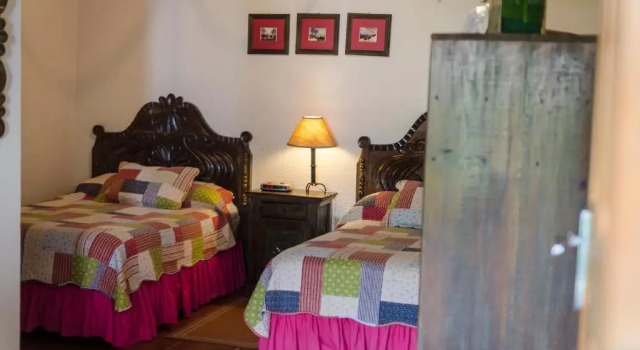 Hostal San Nicolas, Book Hotel Hotels in Zacatepeques with Parking, Parking