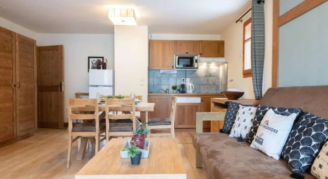 Appartement Saint-Lary-Soulan, 2 pièces, 6 personnes - FR-1-296-397, Забронировать Апартаменты/квартира Отели в центре Сен-Лари-Сулан, в центре, Парковка