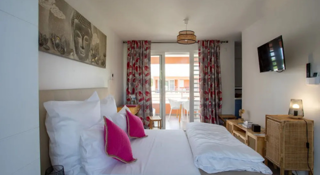 Двухместный номер Superior с балконом и с видом на бассейн Hôtel Guadeloupe Palm Suites