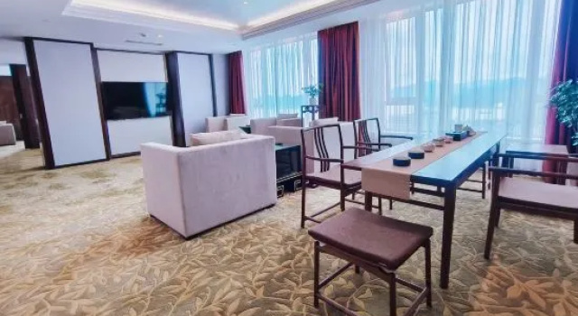 Люкс Deluxe Peninsula Hotel