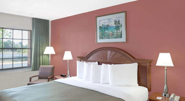 Двухместный номер Howard Johnson by Wyndham Ft. Myers FL