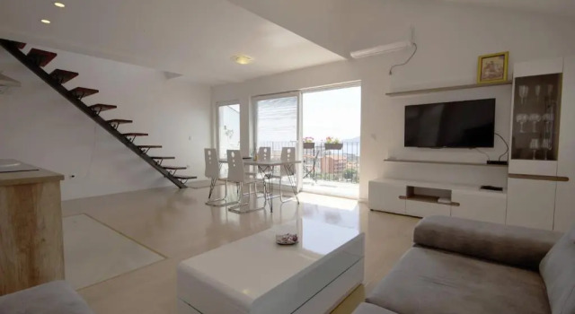 Апартаменты Lux Apartment Queen