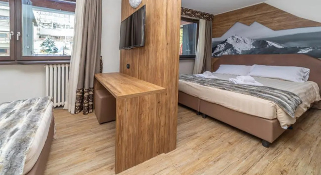 Четырёхместный номер Comfort Hotel Du Col