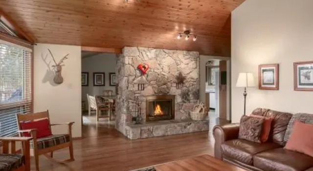Falcon Cabin, Buchen Sie Hotel Fairmont Hot Springs British Columbia