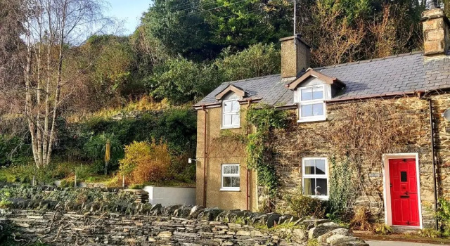 Коттедж 2 Bed Cottage Sleeps 4 - Pets Ok - Private Garden