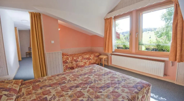 Семейный номер Standard Hôtel Restaurant Etoile des Neiges Piscine Jacuzzi Sauna Massage Salle de Jeux
