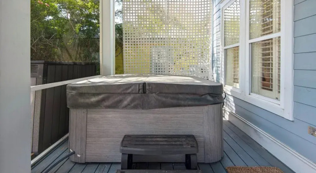 Коттедж Seacrest Lagoon Pool - Free Tram to Beach - Sleeps 12