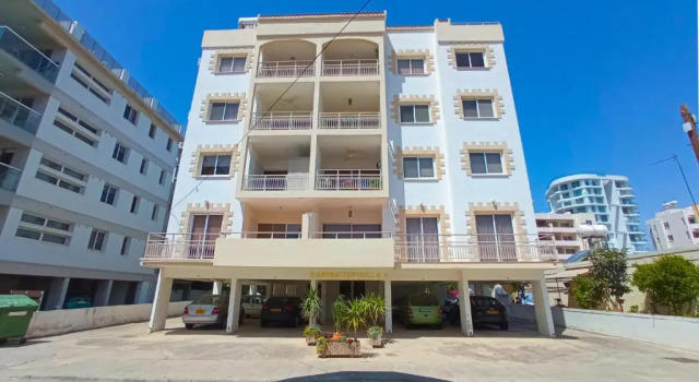 Luxury private rooms -SEA VIEW, GYM- 5 Min from beach! - private room in shared apartment, Забронировать Апартаменты/квартира Недорогие отели Ларнаки, рядом с Армянская церковь Святого Стефана, недорого