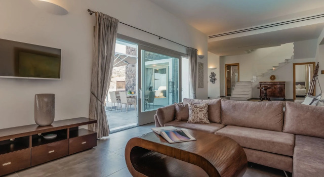 Kaminos Private Villa