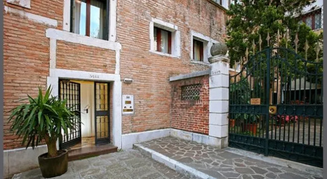 Ca Lucatello Townhouse, Забронировать Отель Отели Венеции с завтраком, рядом с Церковь Святого Георгия Великого, Завтраки