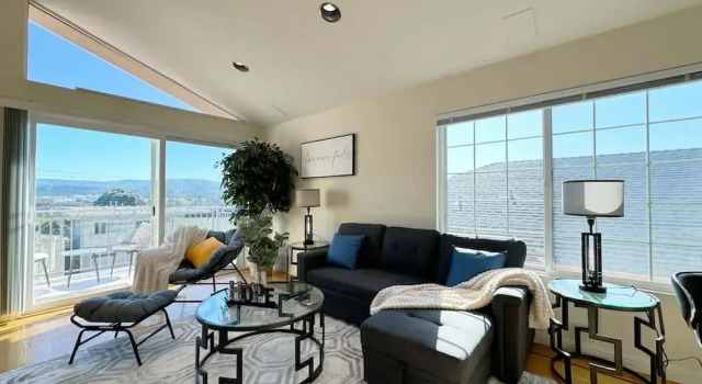 Апартаменты South SF Spacious Entire Unit With 3brs 3bth on 2F