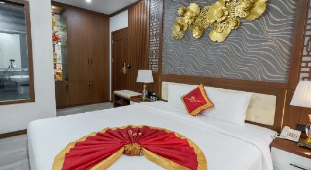 Полулюкс Sunland Halong Hotel and Restaurant