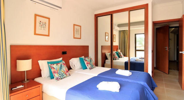 Vilamoura Cosy 3 With Pool by Homing, Rezervasyon Daire Algarve havuzlu oteller, Yüzme Havuzu