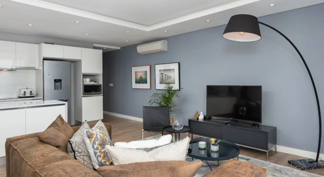 301 the Warwick
