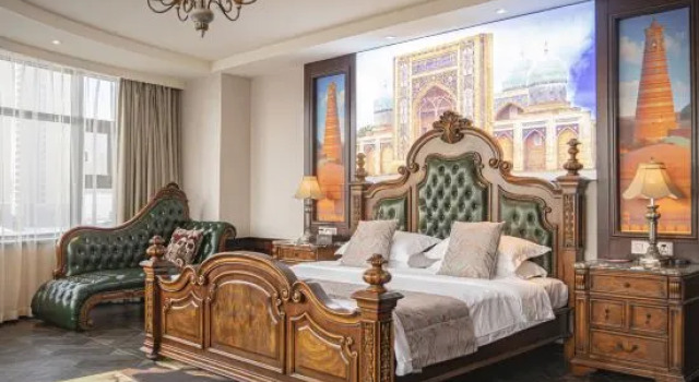 Люкс Ambassador Urumqi Belt and Road Theme Hotel (International Convention and Exhibition Center)
