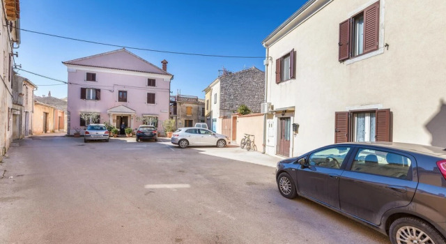 Awesome Home in Vodnjan With Wifi and 2 Bedrooms