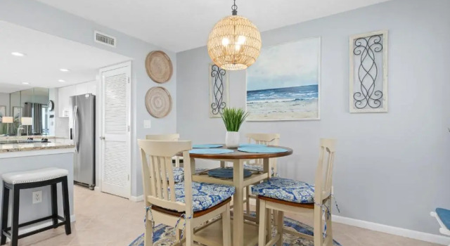 Windjammer 403, 2 Bedrooms, 4th Floor, Ocean Front, Elevator, Sleeps 6, Rezerwuj Hotel Hotele w Saint Augustine Area z parkingiem, Parking