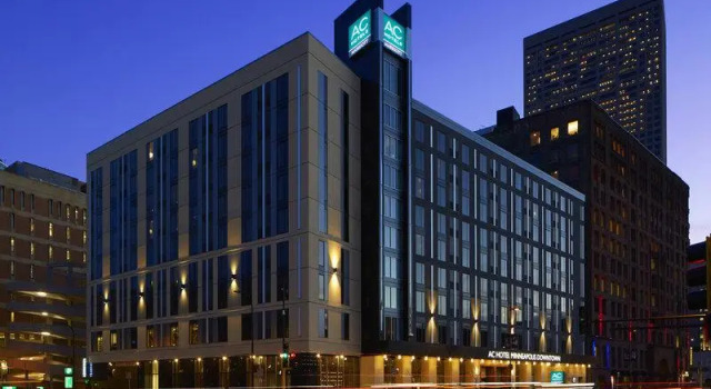 Кровать в общем номере AC Hotel by Marriott Minneapolis Downtown