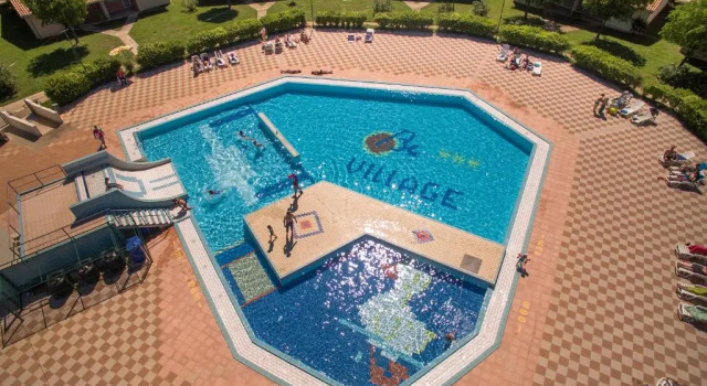 Happy Camp mobile homes in Camping Bi Village, Book Campingplads Hoteller i Valbandon med pool, Swimmingpool