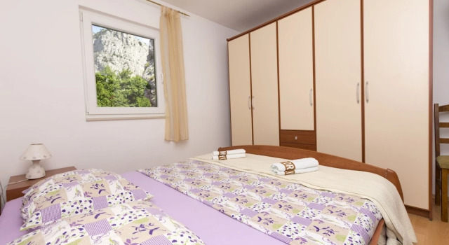 Apartments Mira, Buchen Sie Ferienwohnung Hotels in Gespanschaft Split-Dalmatien mit Pool, Schwimmbad