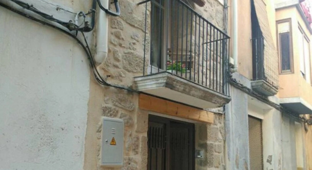 House With 3 Bedrooms in Maella, With Wonderful City View and Furnishe, Buchen Sie Ferienhaus Maella Aragonien