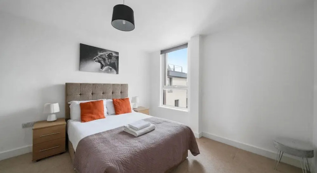 Апартаменты The Modern Apartments - 2 Bedroom with Parking by 360Stays