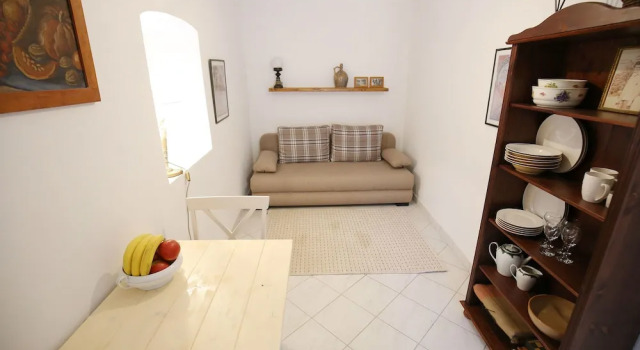 Stone House Apartment