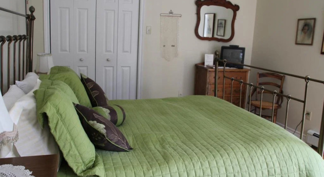 Tulips and Thistle Bed & Breakfast, Buchen Sie Hotel Truro 