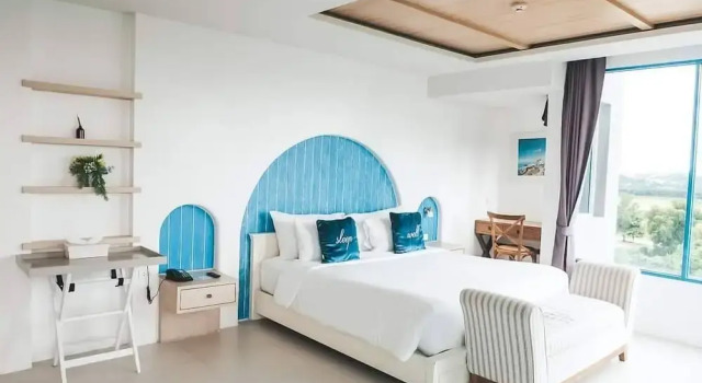 Номер Deluxe с балконом и с видом на океан Costa Village Bangsaray