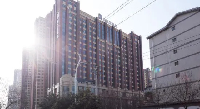 Jinjiang Inn Select (Baoji Xinfu Road), Prenota Hotel Hotel a Shaanxi con parcheggio, Parcheggio