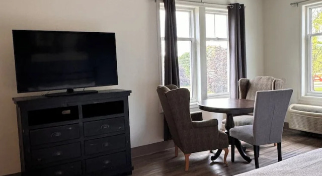 Двухместный люкс с балконом Stone Willow Inn