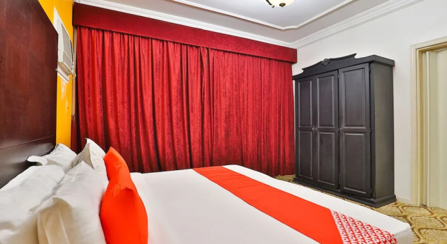Oyo 128 Al Hamra Palace 1