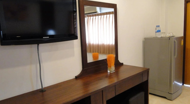 Dwell Apartment Hotel, Забронировать Апартаменты/квартира Бухта Чалонг остров Пхукет
