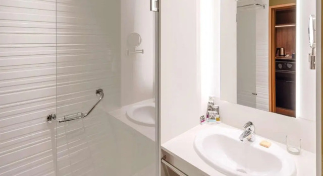 Трёхместный номер Standard Hotel Mercure Porto Gaia