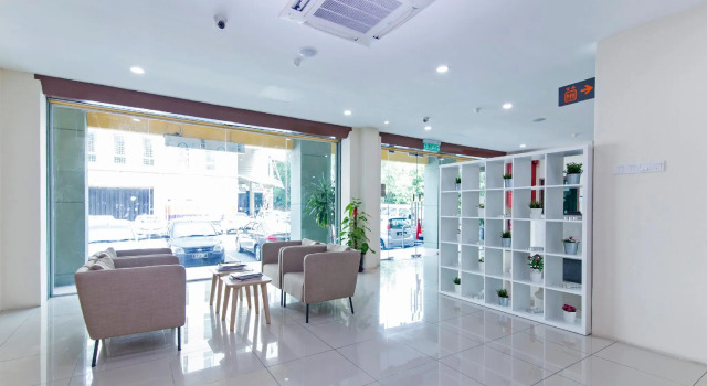 Super OYO 326 Tc Hotel