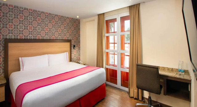 Двухместный номер Standard с балконом Hotel MX garibaldi CDMX, Trademark Collection by Wyndham