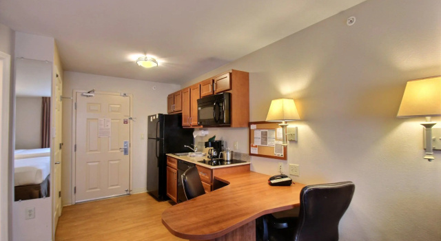 Двухместный люкс Candlewood Suites Milwaukee Airport by IHG