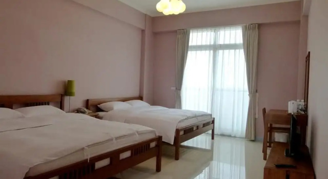 Camera Comfort Down-Home Hotel
