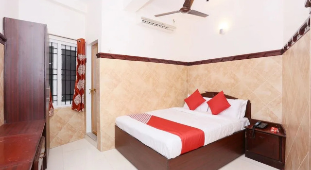 OYO 40141 Ascot Hotel, Забронировать Отель Отели штата Кералы с завтраком, Завтраки