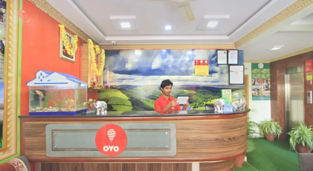 OYO Rooms Indiranagar 18th Main, Забронировать Отель Индиранагар Бангалор, рядом с Больница Манипал