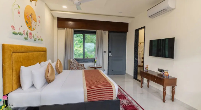 Номер Standard с видом на горы Traavista Aravali Mahal - Luxury Lake View Heritage Resort in Udaipur