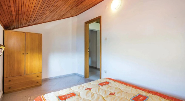 Stunning Home in Cesarica With Wifi and 3 Bedrooms