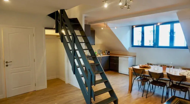 Апартаменты Unit 8 - Charming Loft Apt. Near Avenue Louise