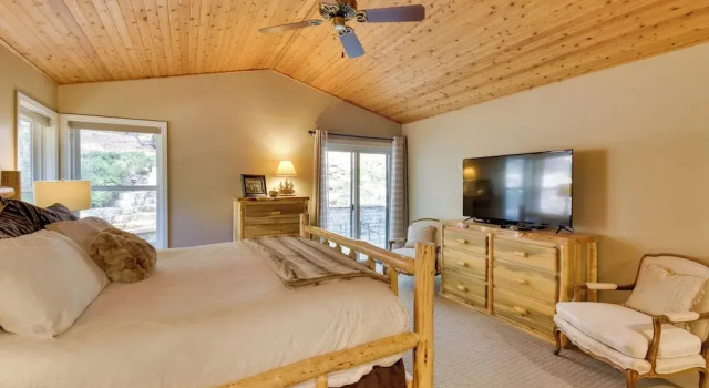 Hot Tub + Pool Table: Cabin Near Calaveras Park!, Забронировать Дом для отпуска Арнольд штат Калифорния