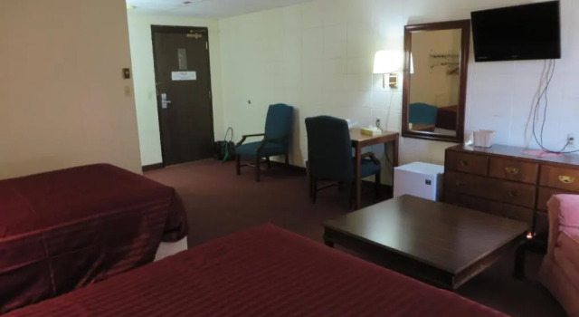 Четырёхместный номер Standard Grand Inn Fargo